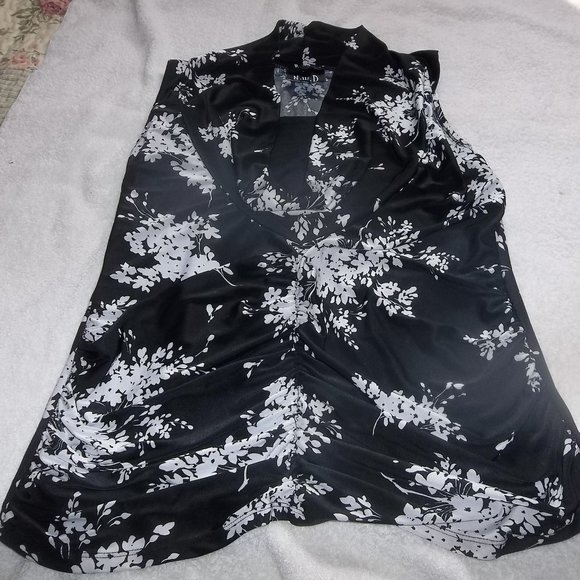 2/$15  Cowl neck sleeveless shirt - Picture 2 of 4